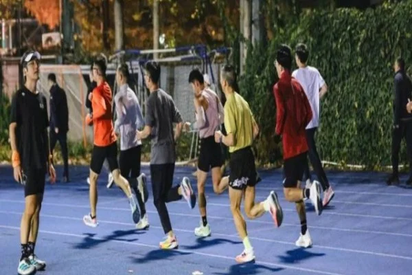 CS2中国战队LVG迎战FaZe关键地图选择与狙击对位深度复盘